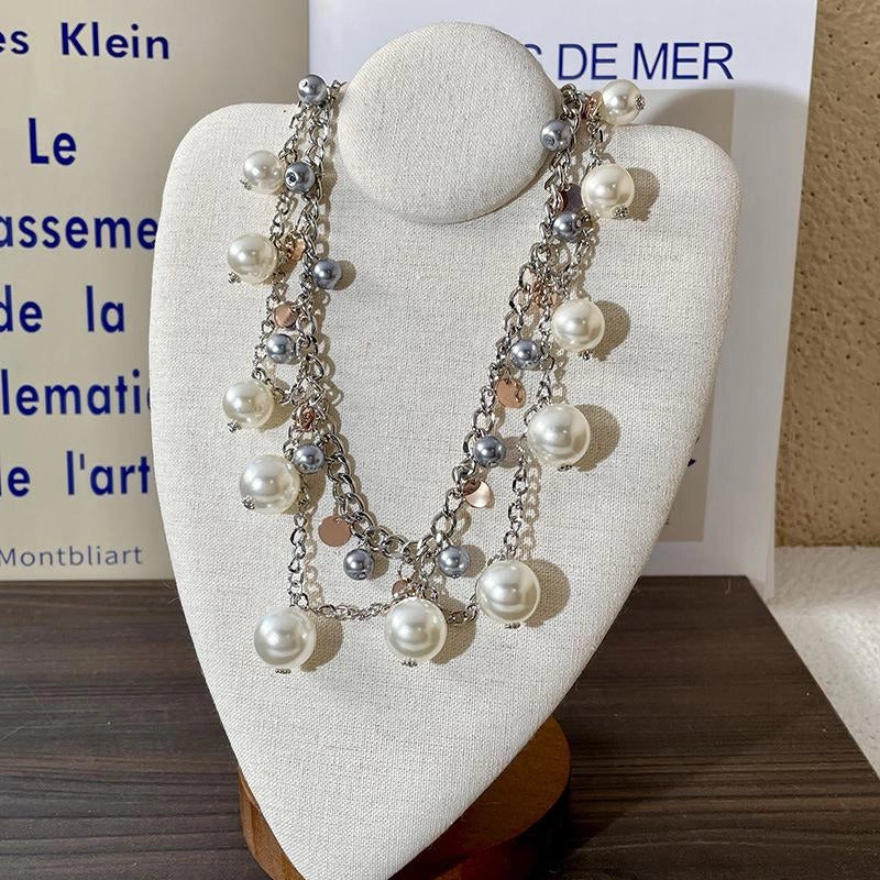 Collana girocollo fatta a mano con pendente di perle dai colori contrastanti e perline, ideale come regalo di Natale o di compleanno.