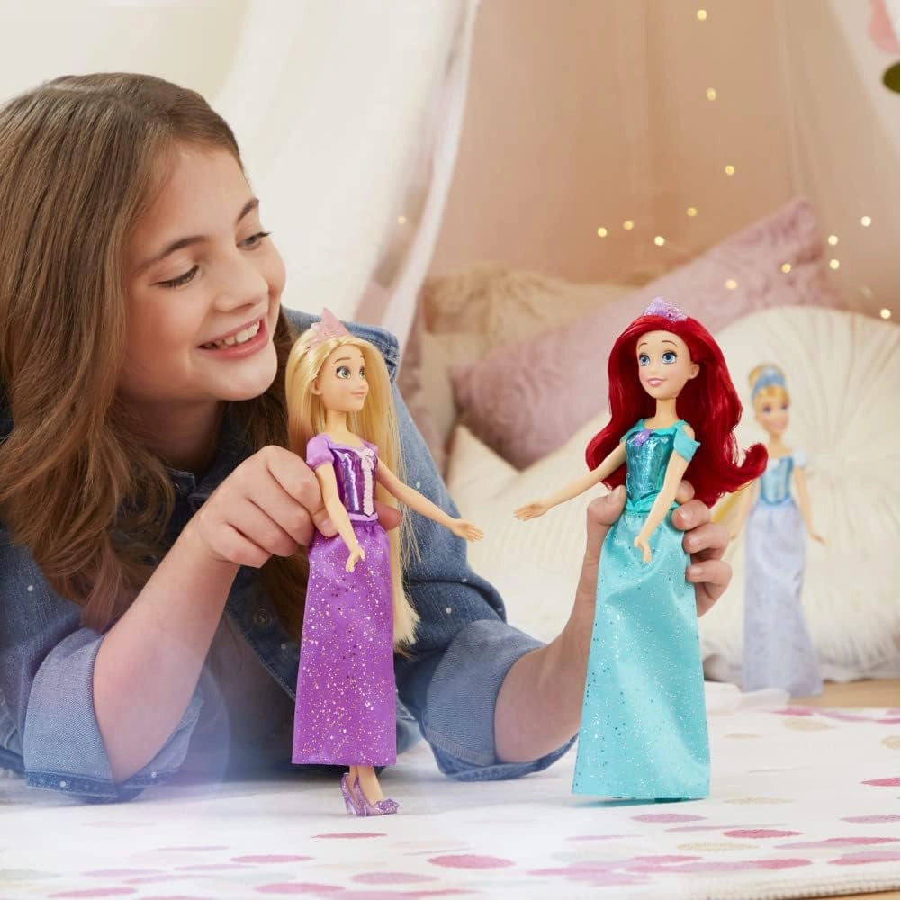 Disney Princess Royal Shimmer Bambola di Rapunzel Fashion Doll Gonna e Accessori