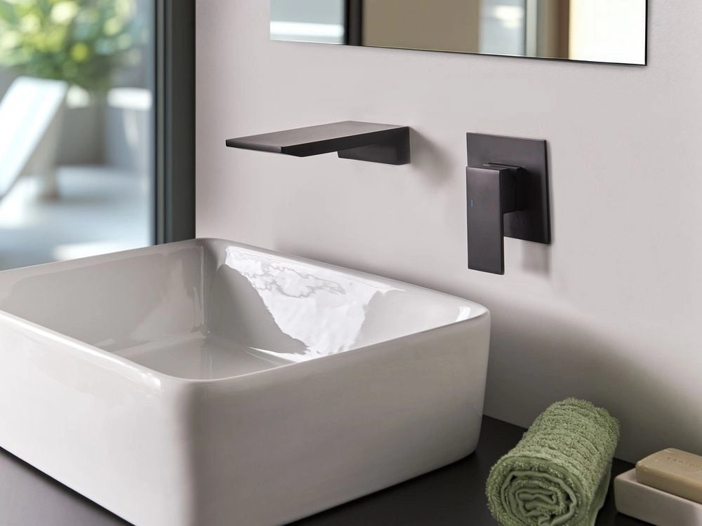 Rubinetto miscelatore per lavabo a parete in ottone nero monocomando