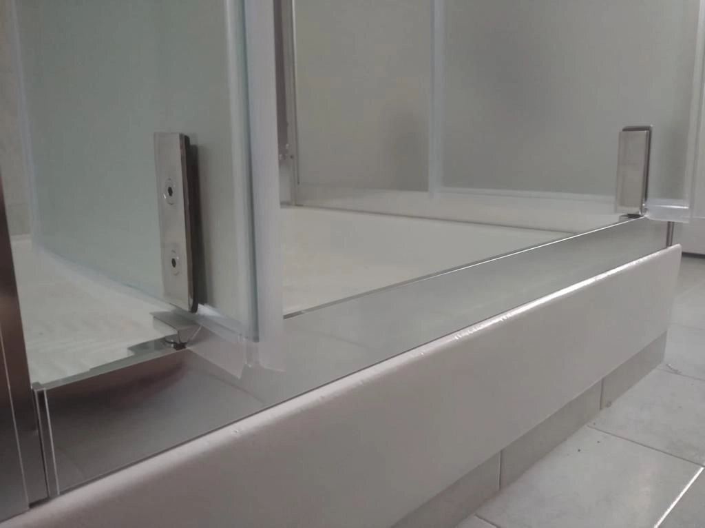 Box doccia Cristallo 6 mm 3 lati - Due Fissi piu' porta Saloon Opaco - Misura: 90 x 70 x 90 x190h
