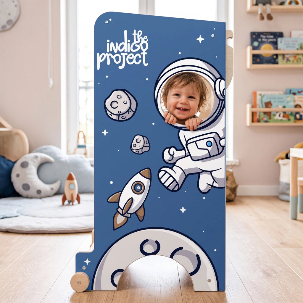 Castle Gate - Torre Montessori multifunzionale 3 in 1 per bambini a partire dai 24 mesi, 58x50x90 cm con lavagna e cestino in legno