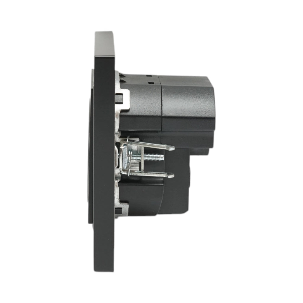 Presa Schuko da incasso nera 220V, 16A, 2xUSB A+C 5V 2.1A, ABS 80x80mm