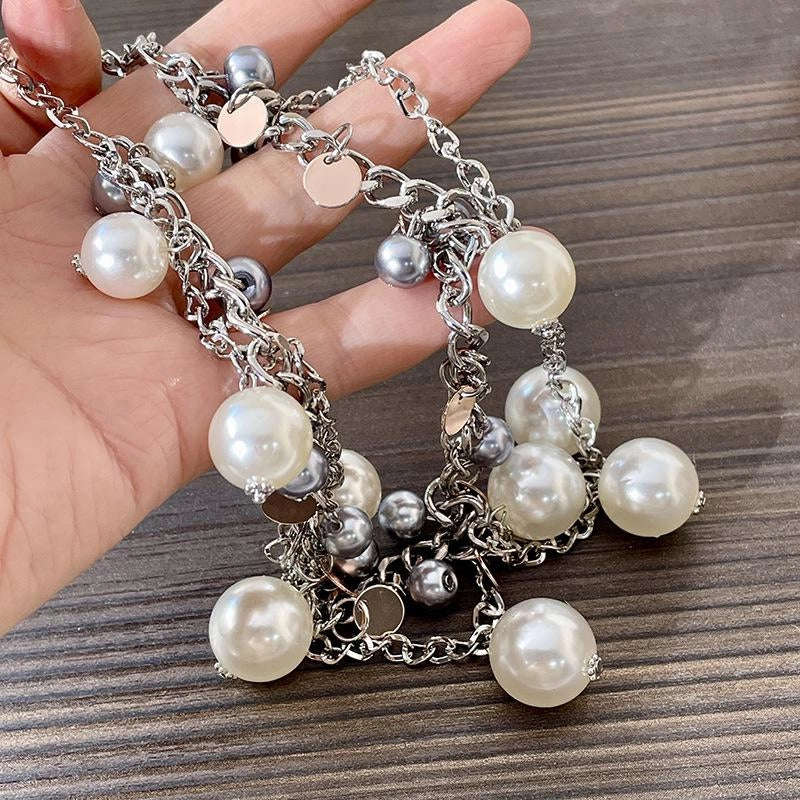 Collana girocollo fatta a mano con pendente di perle dai colori contrastanti e perline, ideale come regalo di Natale o di compleanno.