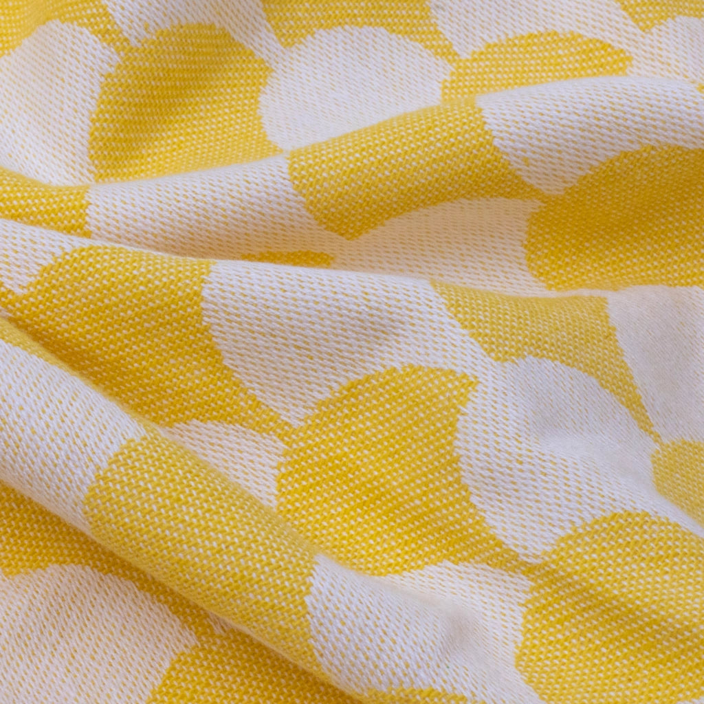 Coperta gialla e bianca con frange 130x170 cm DROP