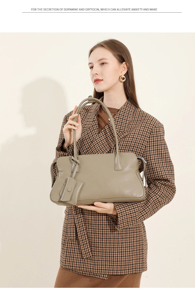 Borsa a tracolla da donna in vera pelle, modello tote o hobo, grigia.