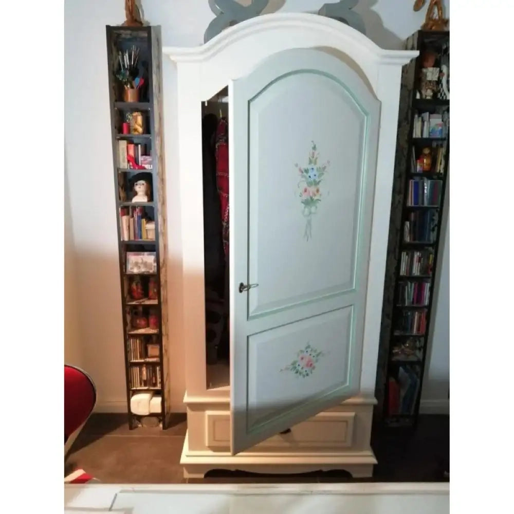 Armadio appendiabiti 1 anta 1 cassetto arte povera in legno massello e mdf con rifinitura in bianco filo verde con decori 95x56x196 H