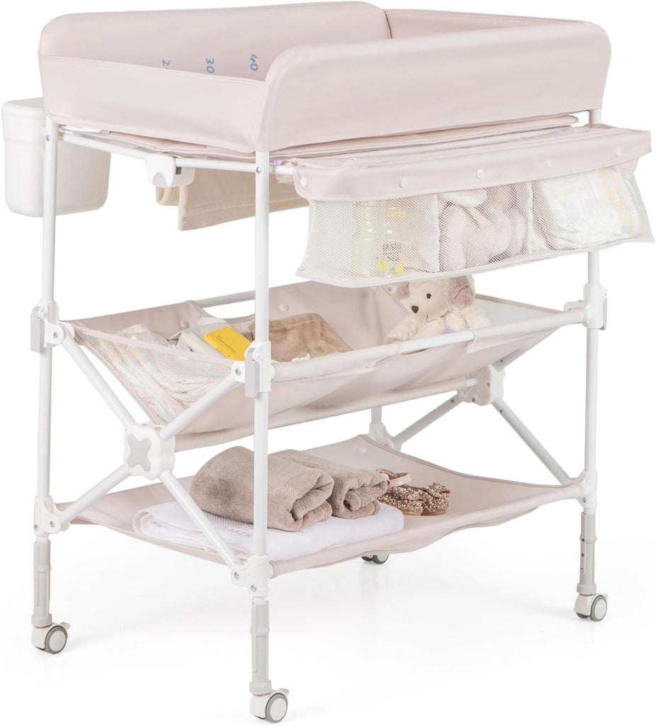 Fasciatoio Pieghevole Neonato, Fasciatoio Portatile con Altezza Regolabile, Comodino per Pannolini con Ruote di Bloccabili, 2 Ripiani, Porta Asciugamani, Cestino di Rifiuti (Beige)