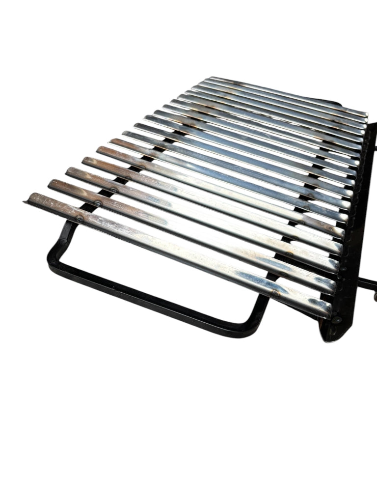 Griglia Scorrevole per Barbecue in Acciaio Inox, con Manici in Legno, Sistema Recupera Grassi, Made in Italy 67x35 cm