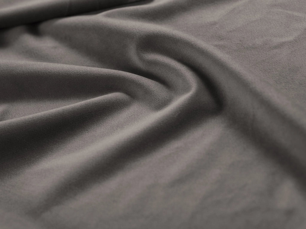 Cosmopolitan Design - Poltrona "Bali" in velluto grigio chiaro 