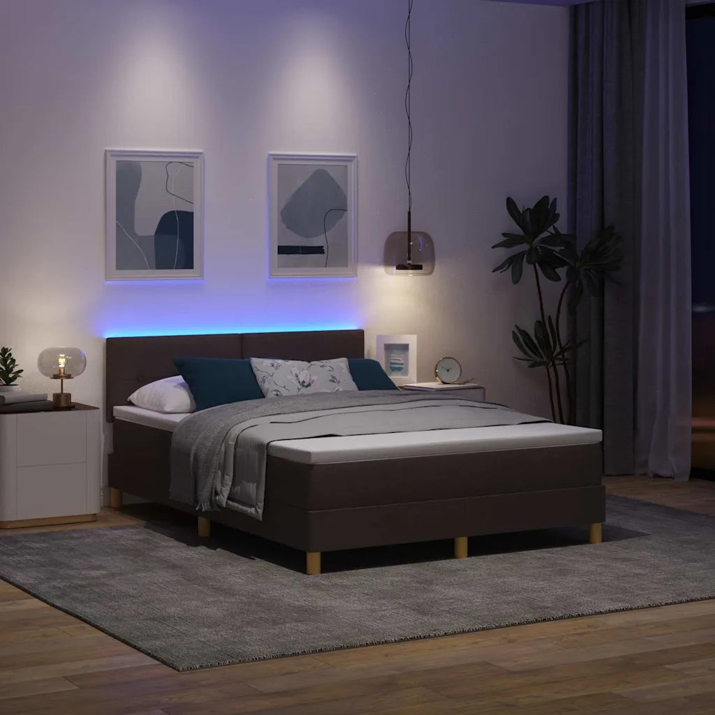 Letto a Sorgente LED con led Marrone Scuro 140 x 200 cm Tessuto