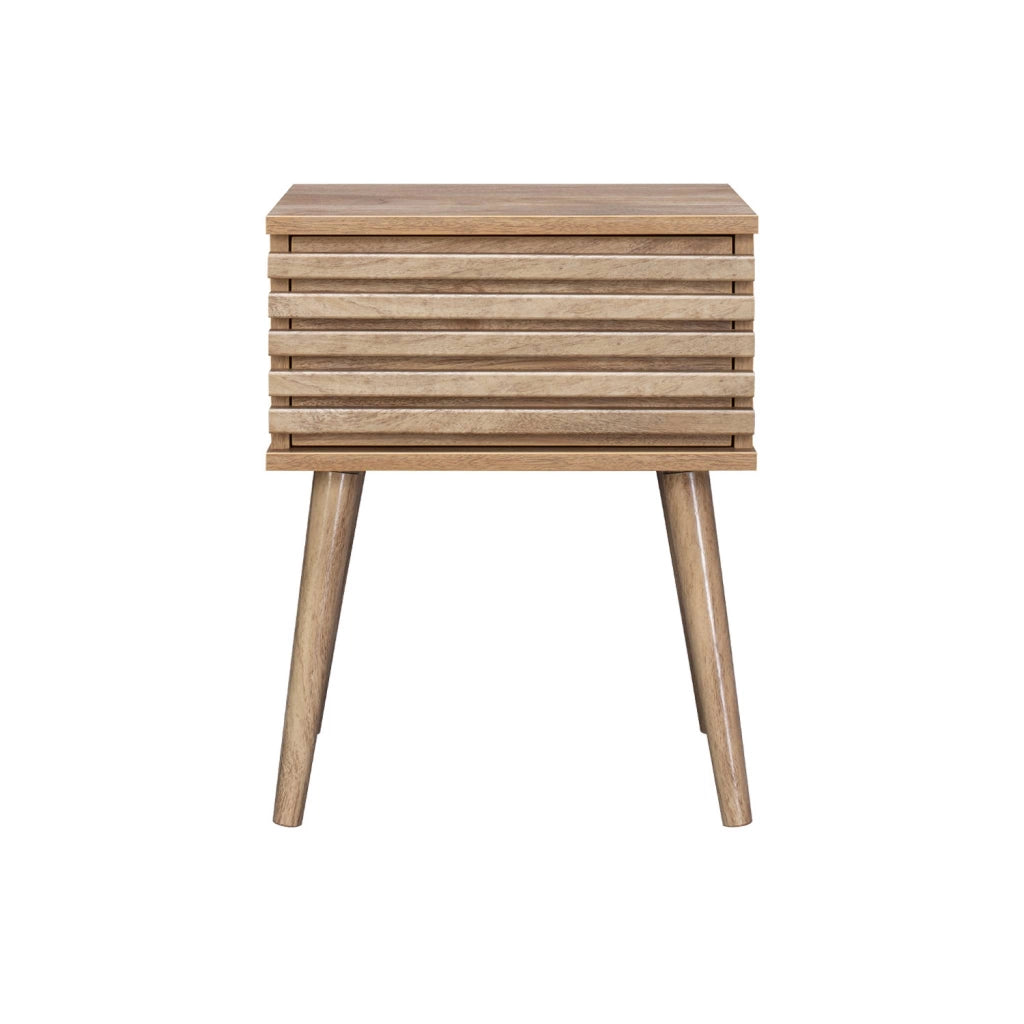 Set 2 comodini scandinavi con decoro in legno scanalato, marrone