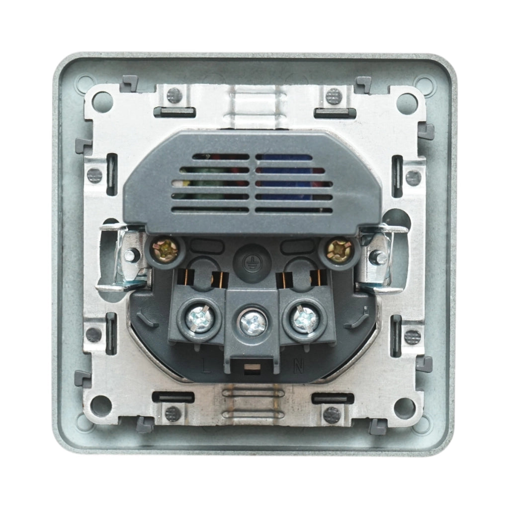 Presa Schuko nera da incasso 220V, 16A, 2xUSB 5V 2.1A, PC 80x80mm