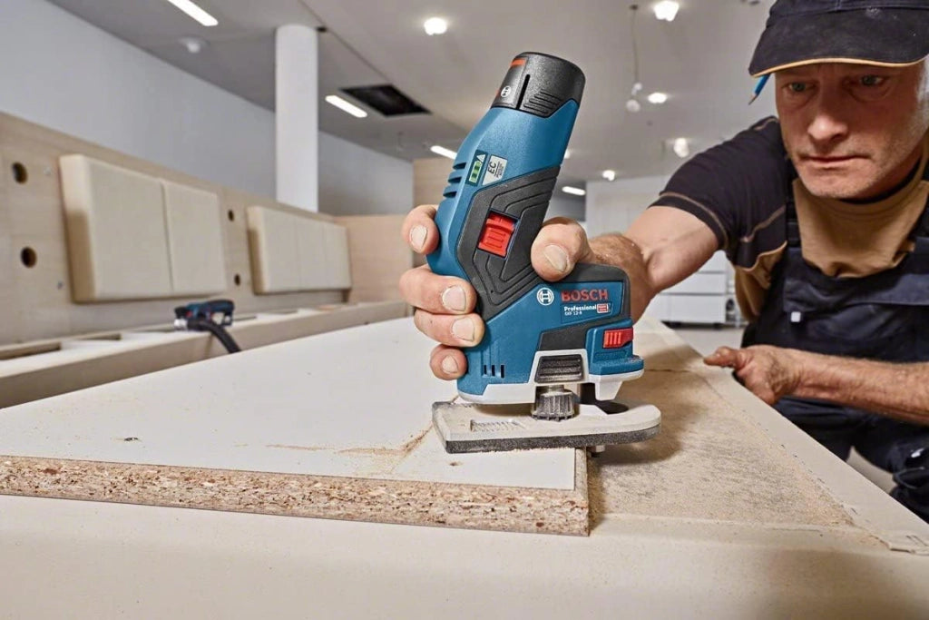 Bosch Professional 06016B0001 - Smerigliatrice angolare GKF 12V-8 (senza batteria, 12 V, pinze di serraggio Ø: 6 mm/8 mm, in L-BOXX)