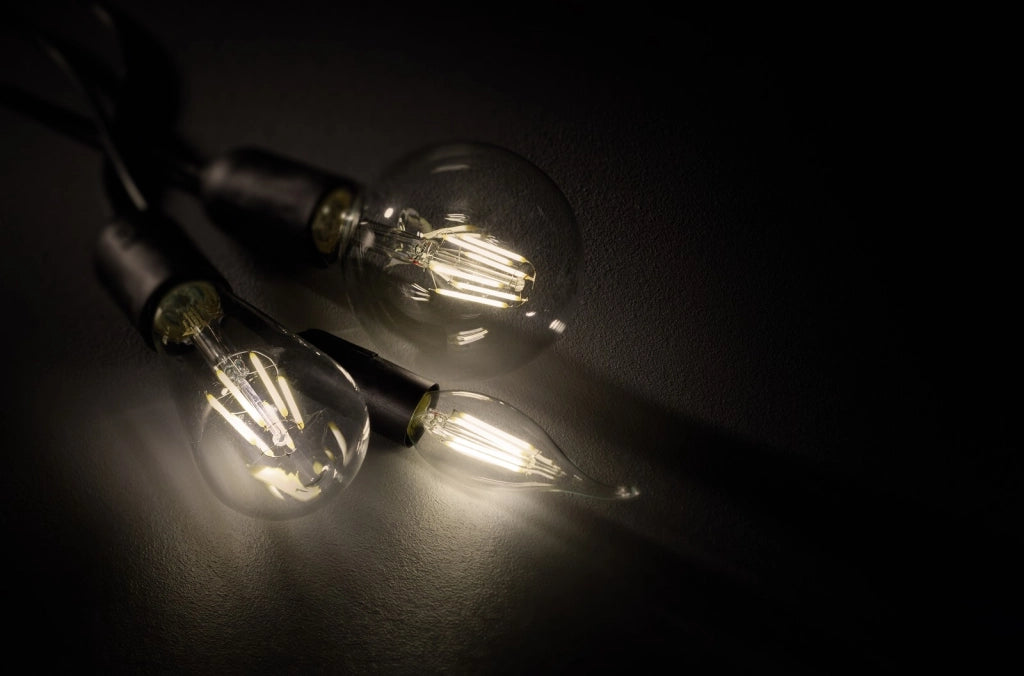 Lampadina LED sfera trasparente E14 4W 2700K Trio