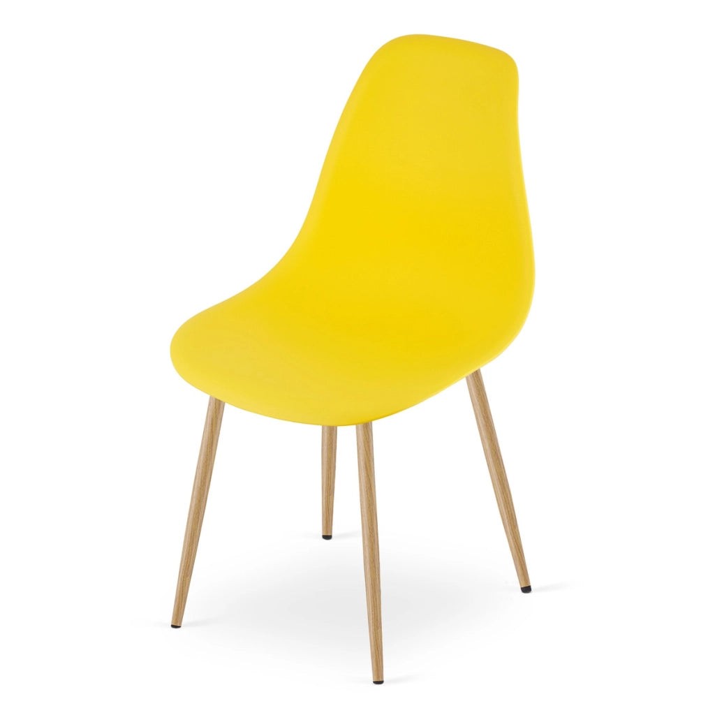 Sedia scandinava WAT gialla con gambe effetto legno