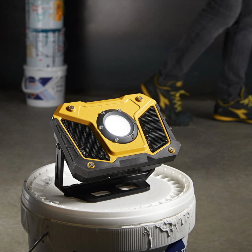 PROIETTORE PORTATILE LED BULL GIALLO E NERO 15W 1200LM 6500K DIMMERABILE CON SPEAKER E BATTERIA 3,7V 6600mA