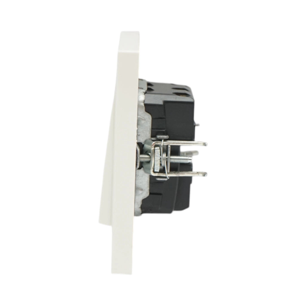 Interruttore triplo da incasso bianco 220V, 10AX, ABS 80x80mm