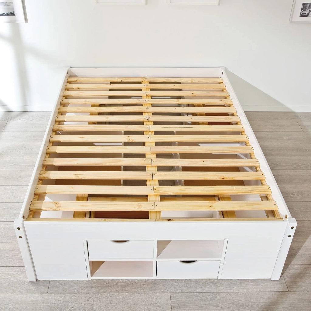 LETTO TILL + VANI CONTENITORE + COMODINO CON RUOTE 166x209x47,5H PINO MASSELLO BIANCO DOGHE INCLUSE