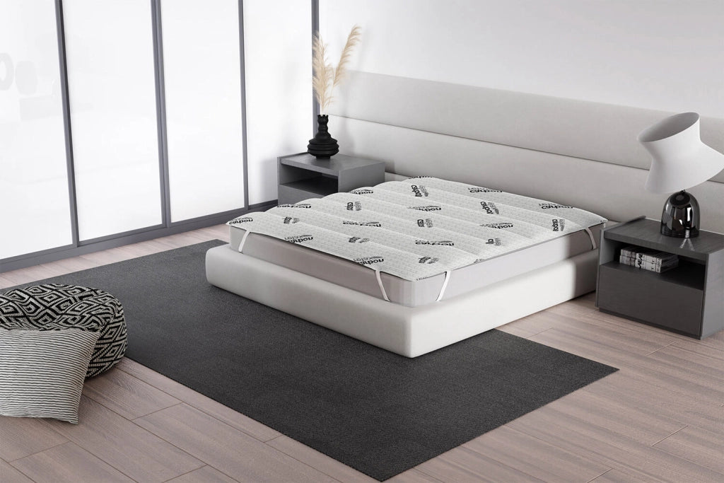 Topper Trapuntato Imbottito Singolo con Elastici Grigio Chiaro