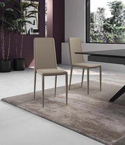 Sedia Cleo Impilabile in Similpelle Imbottita con Struttura in Metallo Tortora - Seduta e Schienale Ergonomici - Design Moderno