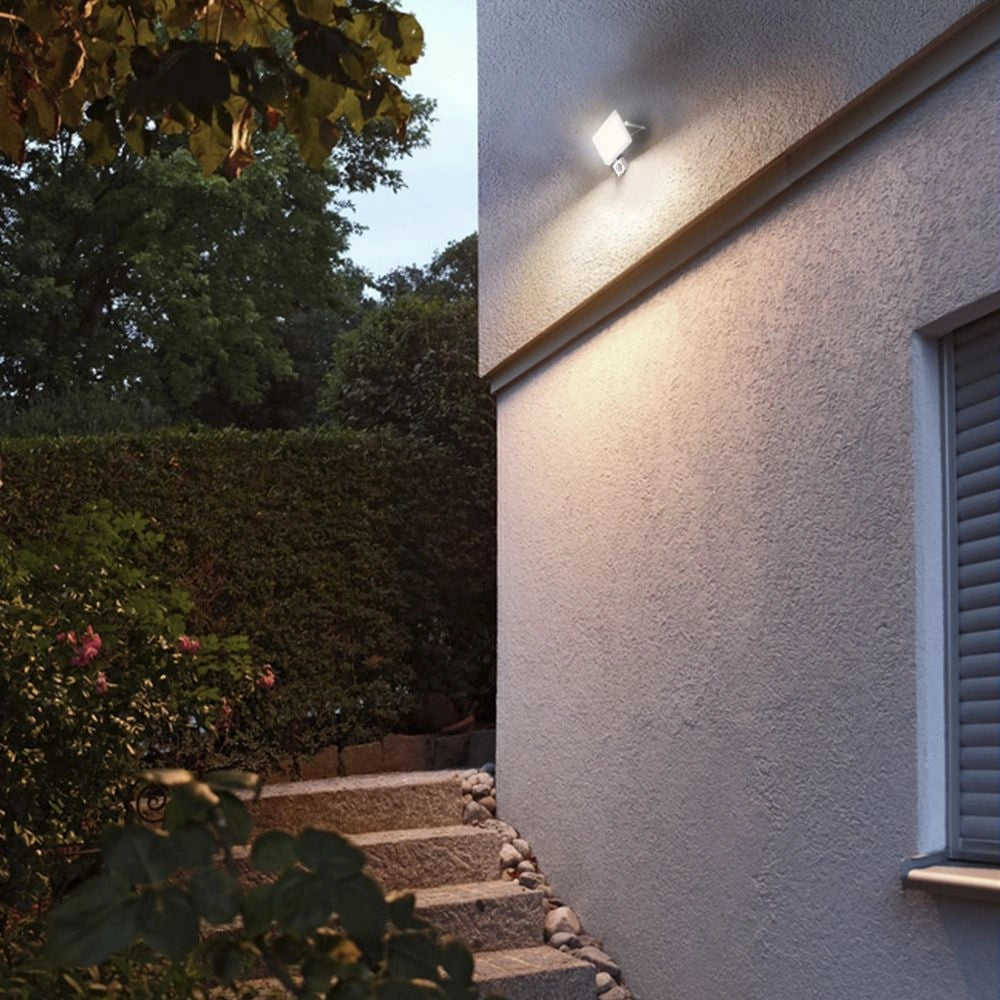 Faro LED 10W con sensore PIR 5000K 900lm IP65 Videx
