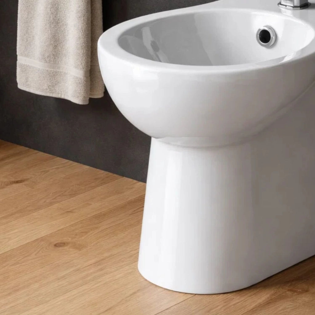 Bidet dark ceramica bianco lucido a pavimento elegante e moderno forma tondeggiante *** finitura- bianco, confezione 1
