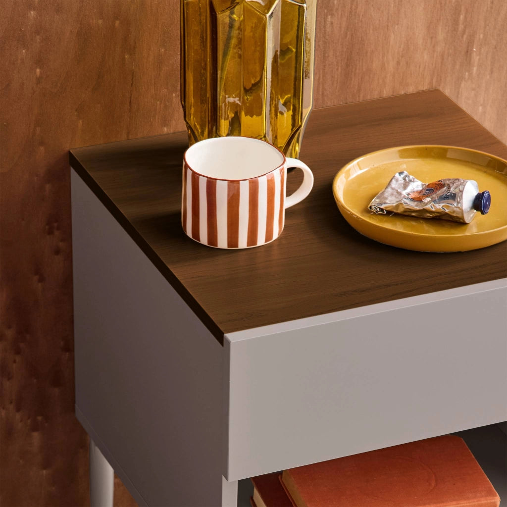 Set 2 comodini in metallo e decorazione in legno 1 anta 1 vano, grigio