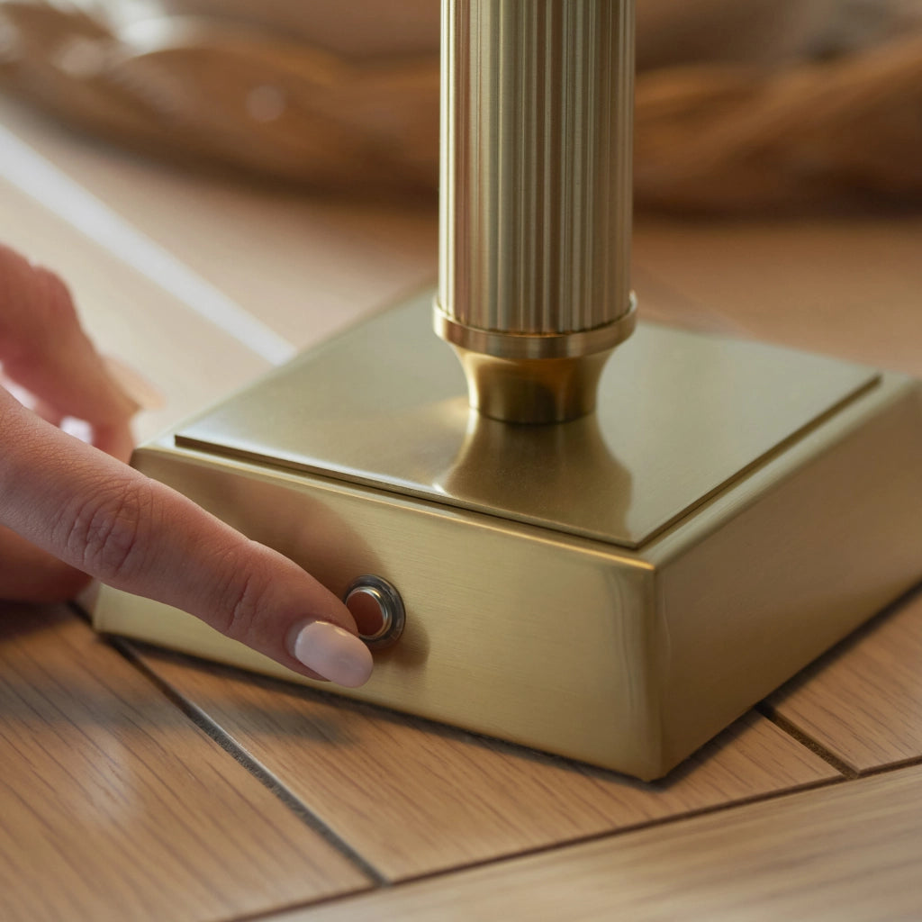 Base lampada tavolo ricaricabile touch ottone LED Endon