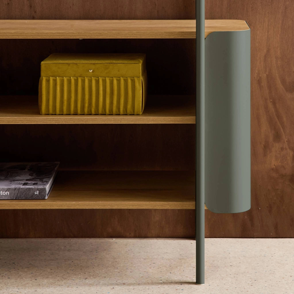 Libreria in metallo curvato e legno a 6 livelli, verde