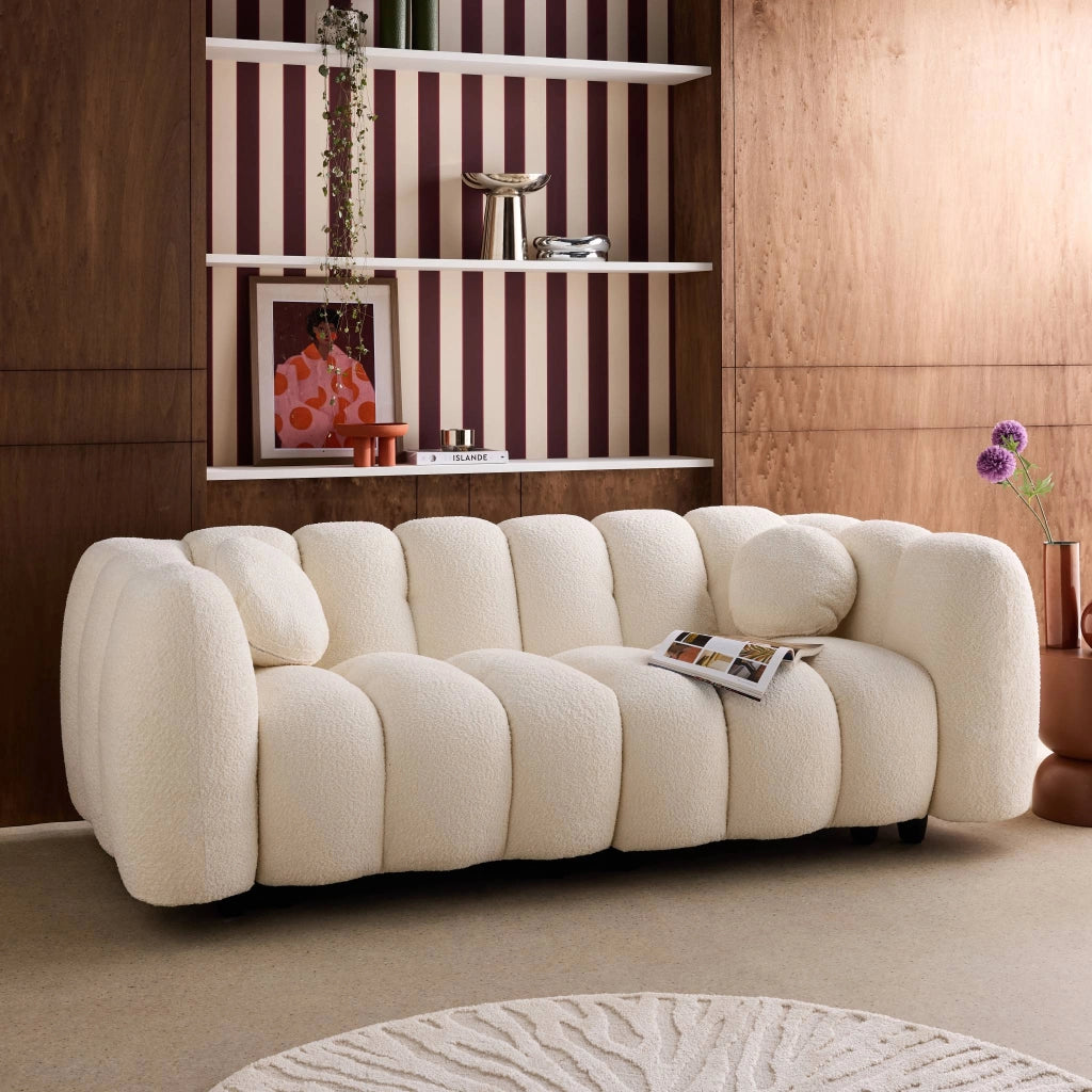 Divano conchiglia in tessuto bouclé, 3 posti, crema