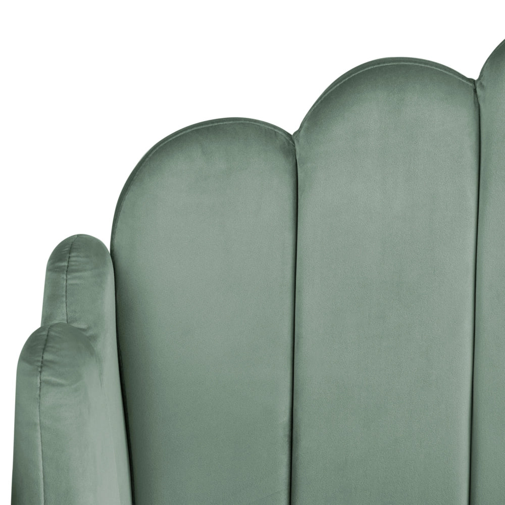 Letto matrimoniale in velluto verde con testiera a conchiglia con gambe in metallo 160 x 200 cm retro capitonné
