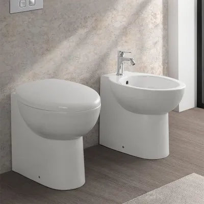 Coppia sanitari filomuro scarico universale e copriwc soft-close linea Cipro