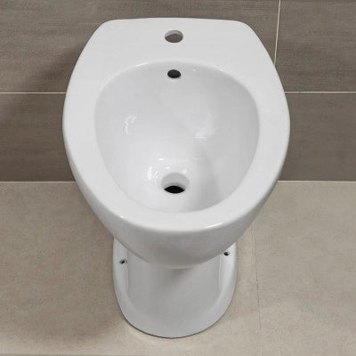 Coppia sanitari per anziani con scarico a terra e copriwc incluso