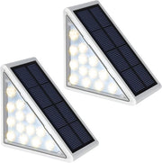 Due lampade a LED alimentate da energia solare, luce calda bianca