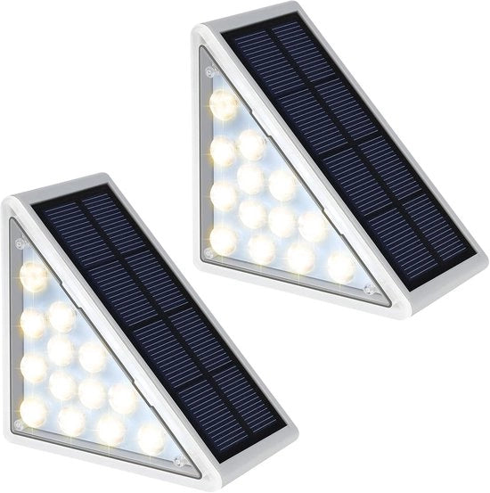 Due lampade a LED alimentate da energia solare, luce calda bianca