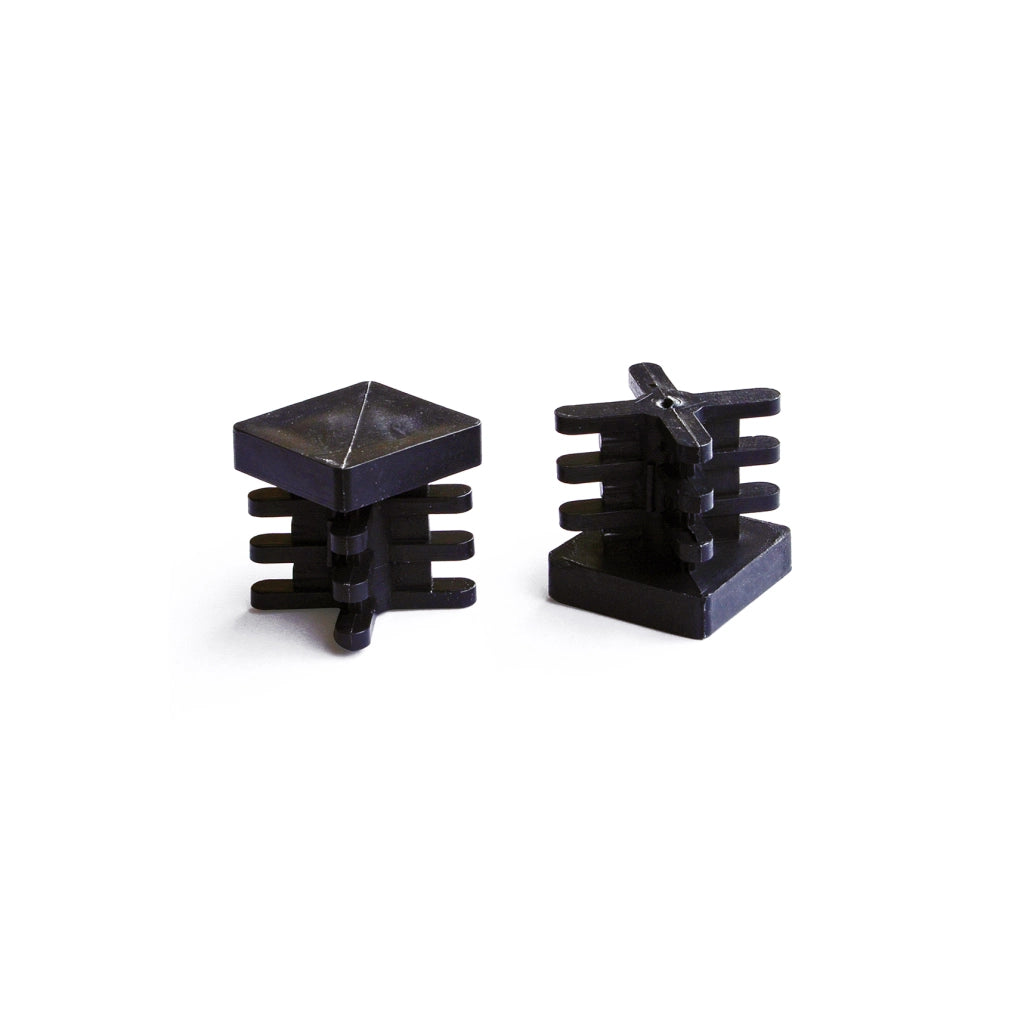 Puntali interni alettati quadri neri 35 x 35 mm. 4 pz.