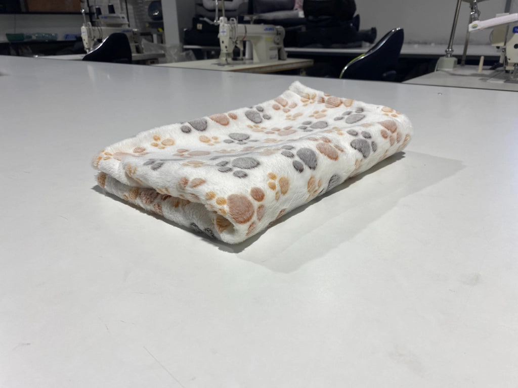 AIO FACTORY Coperta in pile 100x70 cm Coperta per cani con zampe marrone-grigio bianca