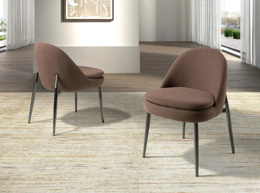 Sedia in tessuto marrone scuro