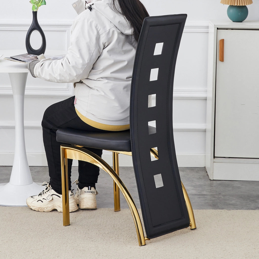 Sedia da Pranzo Set da 2 con Schienale Ajouré e Gambe in Metallo, PU Nero e Oro