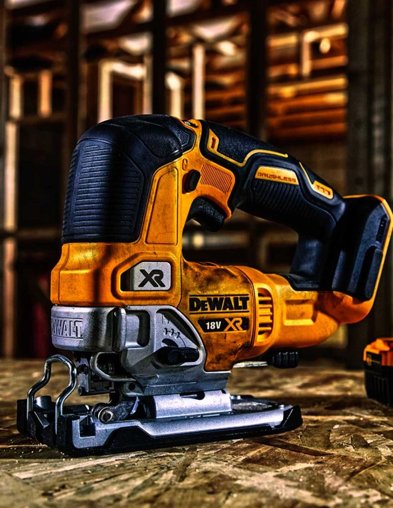 Seghetto Alternativo DeWALT DCS334P2T (2 x 5,0 Ah + DCB115 + TSTAK II)