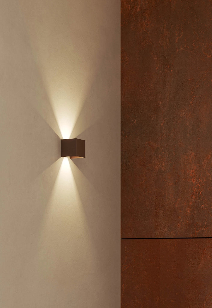 Lek Applique LED Quadrata da Parete per Interni ed Esterni 6,8W 2700K Bianco Opaco, Fascio Luce Regolabile 0-120 gradi IK04 IP54 Design Moderno