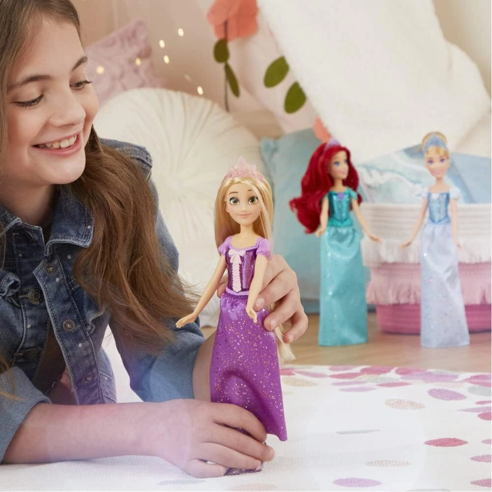 Disney Princess Royal Shimmer Bambola di Rapunzel Fashion Doll Gonna e Accessori