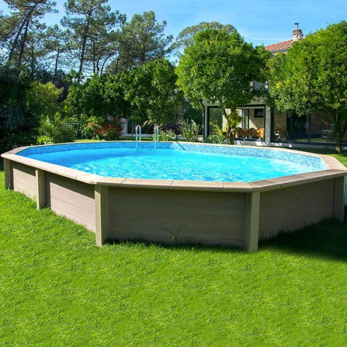 Piscina in pietra ricostruita effetto legno NATURALIS 7,75 x 4,72 x h 1,40 m Tipo filtrazione: Filtrazione a sabbia + Locale Tecnico