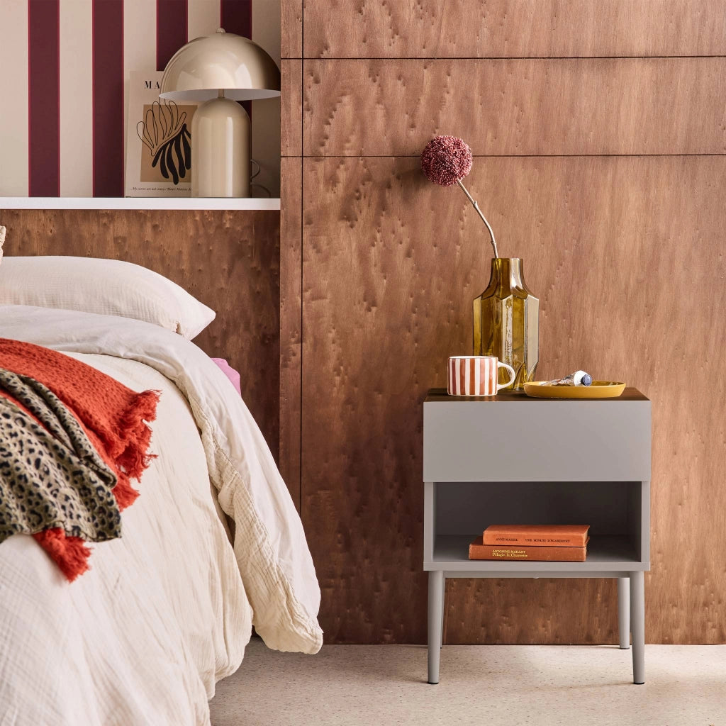 Set 2 comodini in metallo e decorazione in legno 1 anta 1 vano, grigio