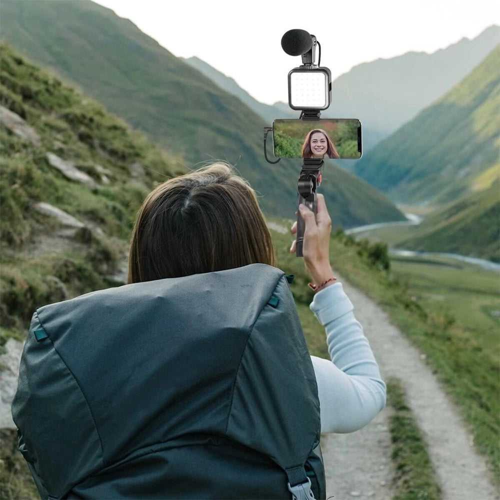 Trade Shop - Kit Vlogger Professionale 4in1 Universale Per Smartphone Con Microfono Luce Led -