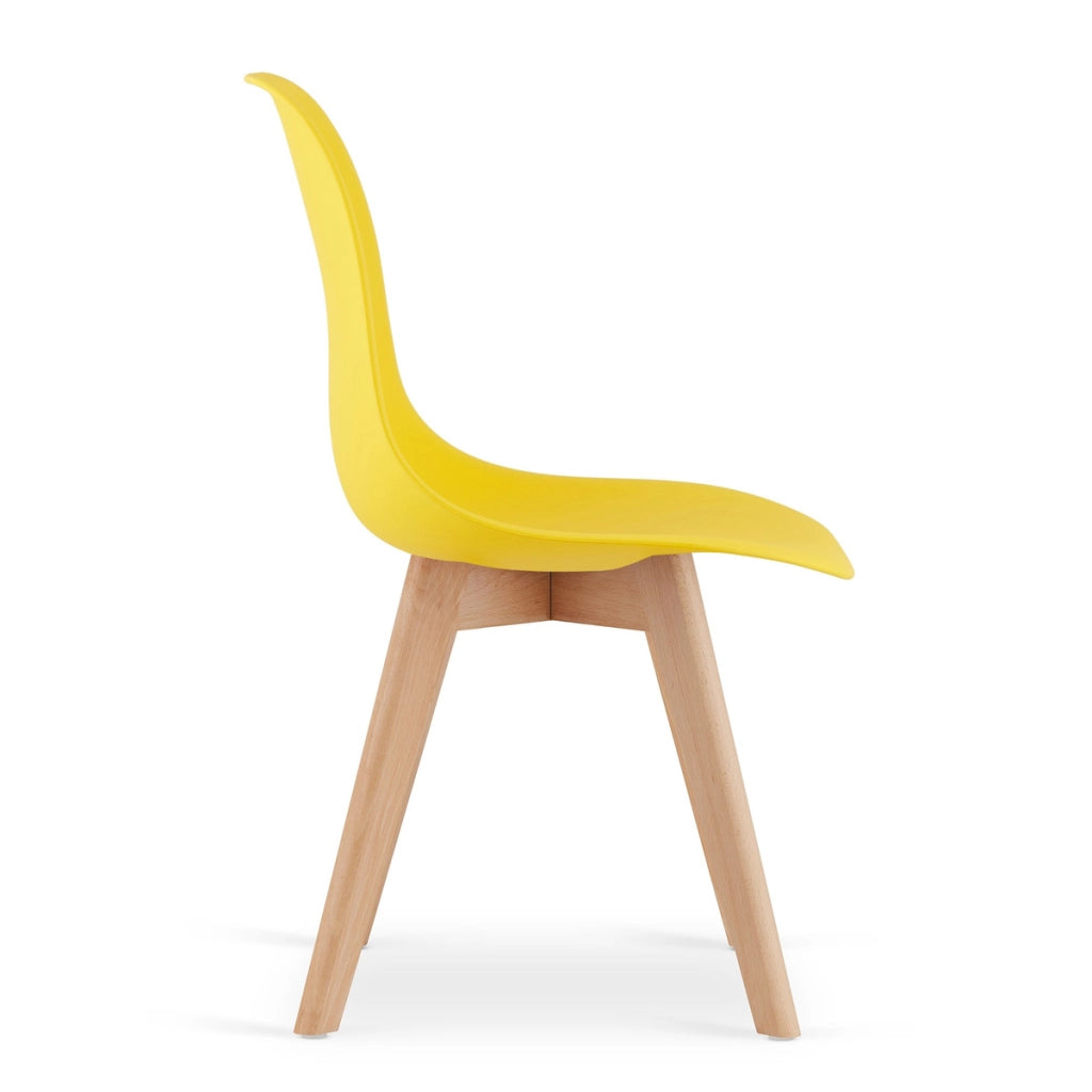 Sedia di design Kito gialla con gambe in faggio