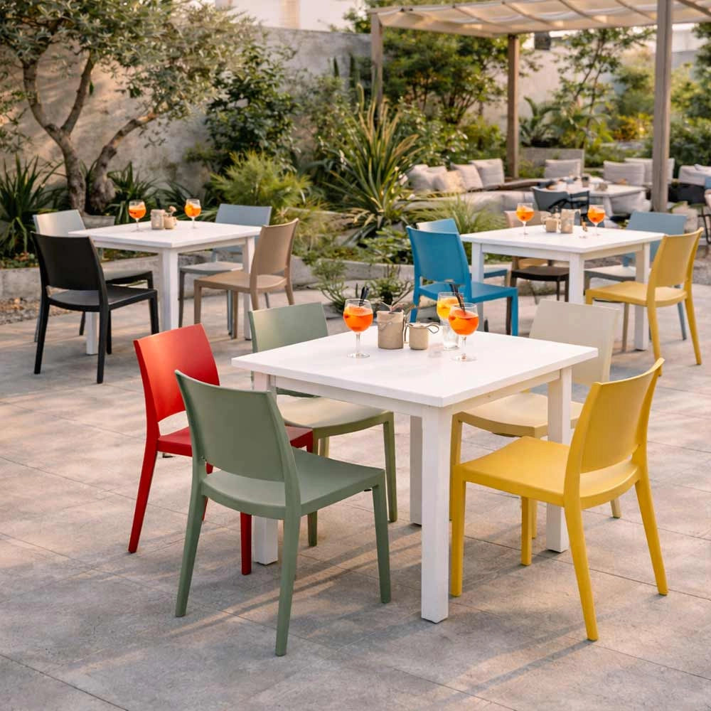 Sedia altea in plastica colore azzurro modello confort