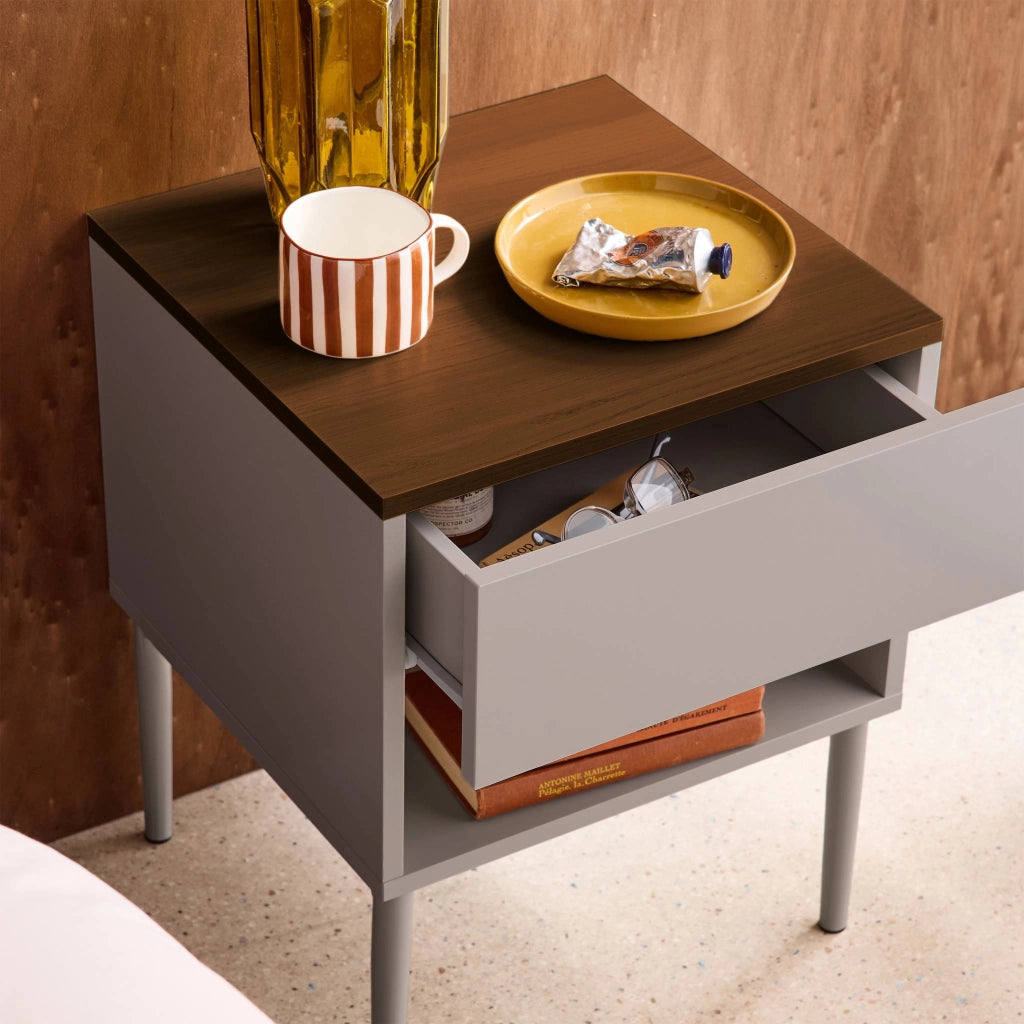 Set 2 comodini in metallo e decorazione in legno 1 anta 1 vano, grigio