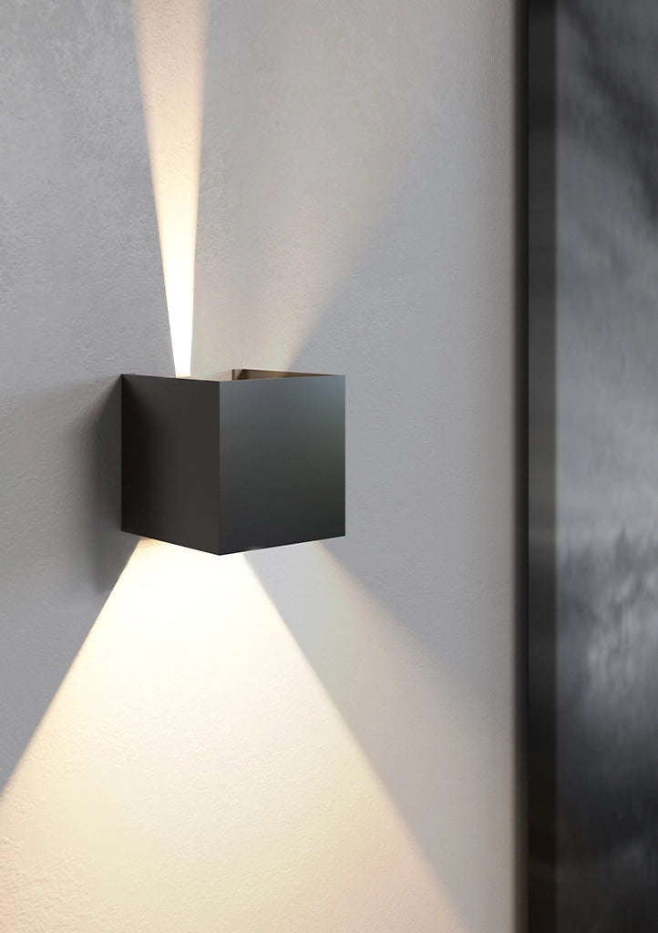 Lek Applique LED Quadrata da Parete per Interni ed Esterni 6,8W 2700K Bianco Opaco, Fascio Luce Regolabile 0-120 gradi IK04 IP54 Design Moderno