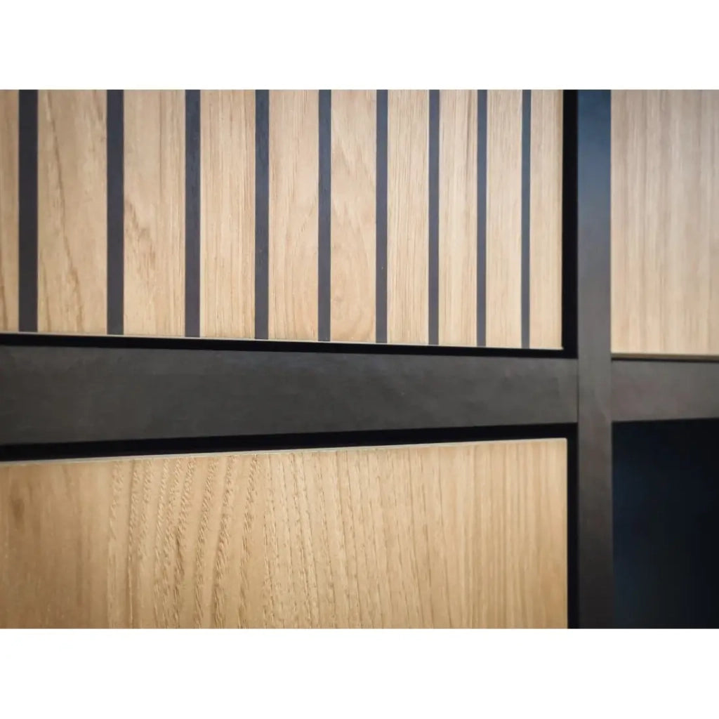 Vetrina CRISS – Legno e metallo – Rovere chiaro e nero – Con LED